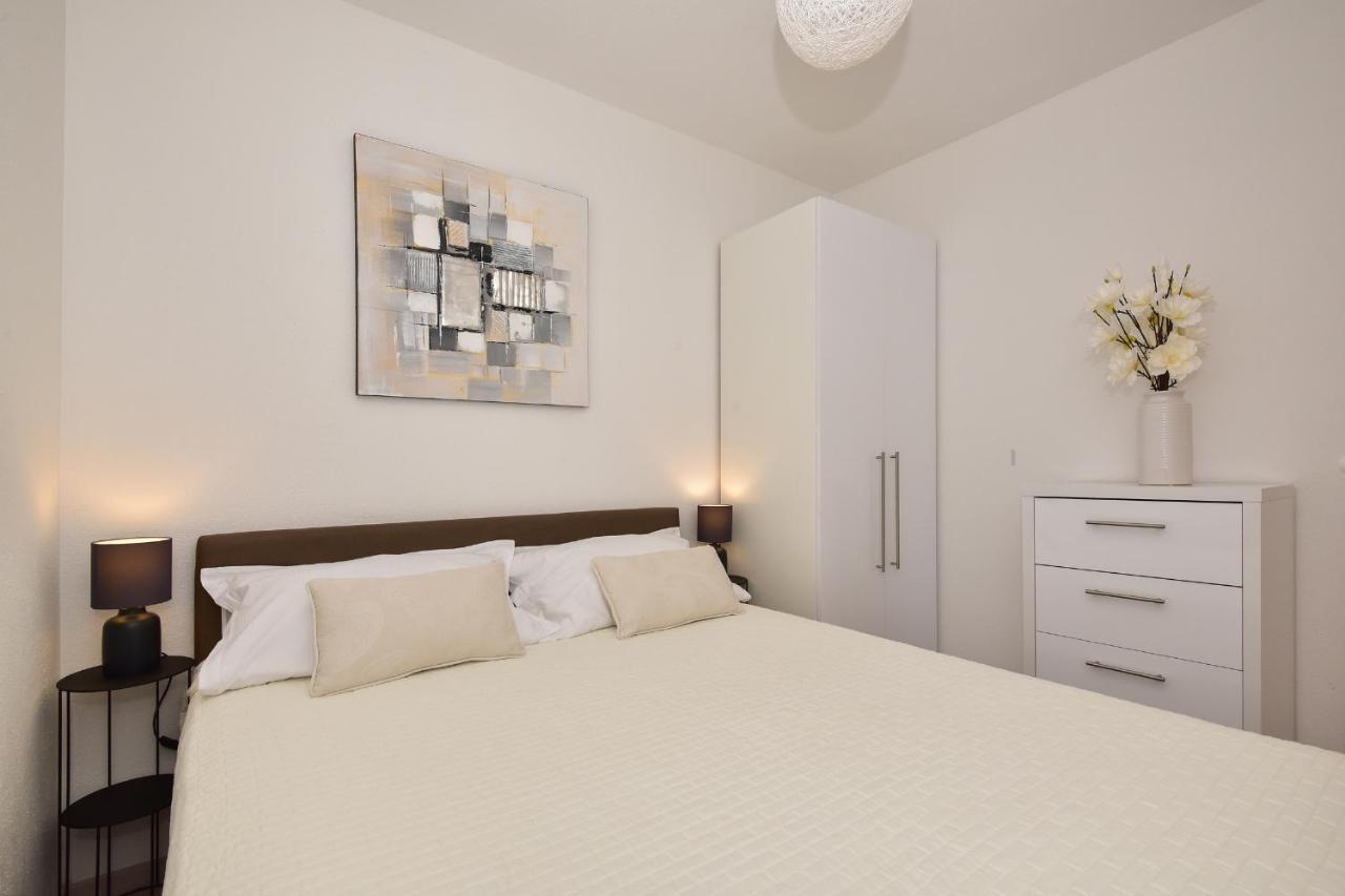 Apartman Luka Igrane Esterno foto