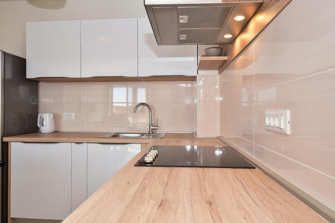 Apartman Luka Igrane Esterno foto