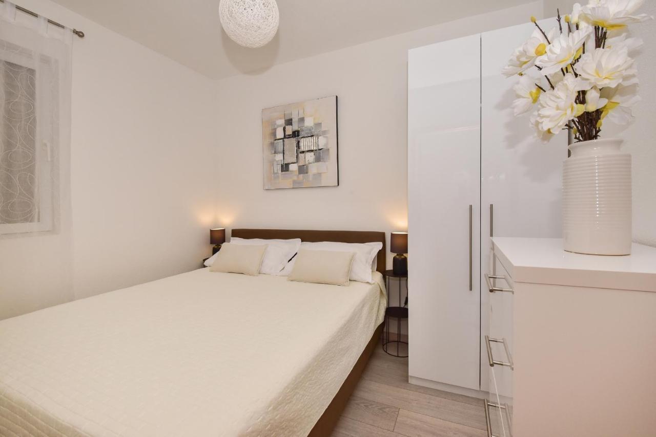 Apartman Luka Igrane Esterno foto