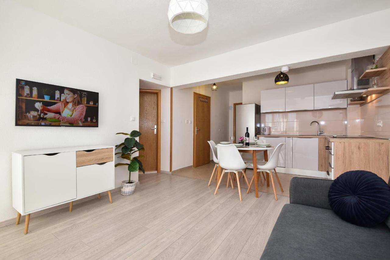 Apartman Luka Igrane Esterno foto