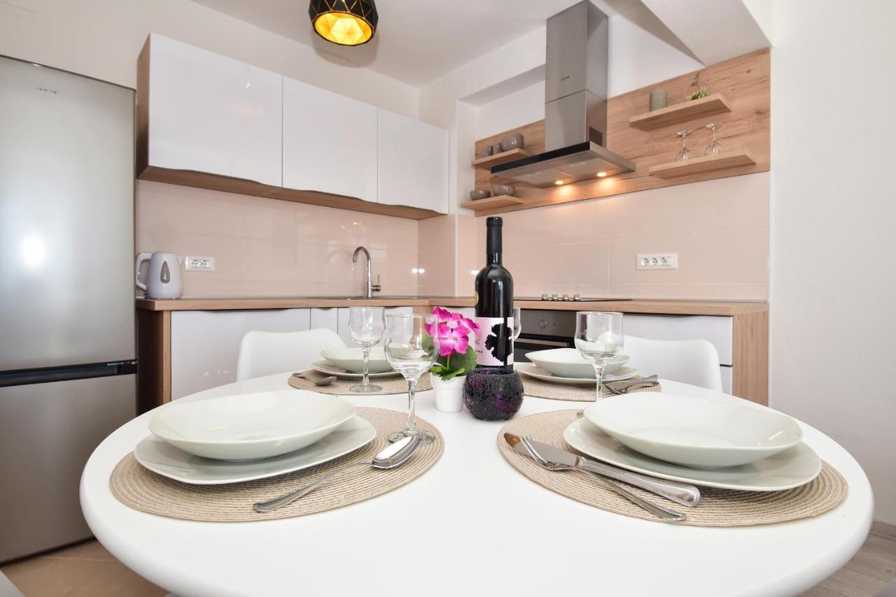 Apartman Luka Igrane Esterno foto